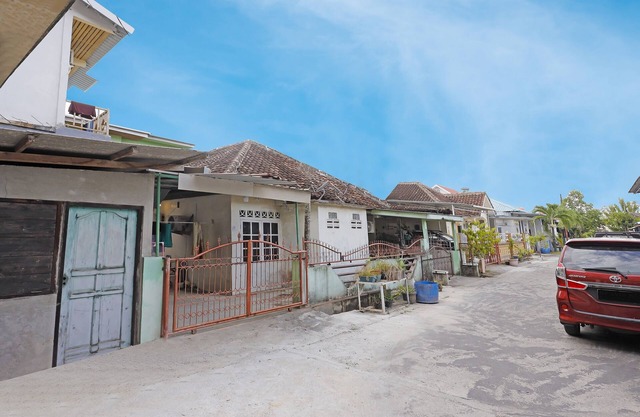 OYO 90998 Wisma Pinggir