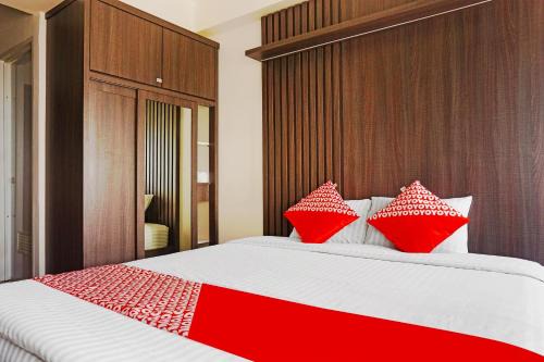 OYO 91593 San San Rooms Apartment Gunung Putri Square