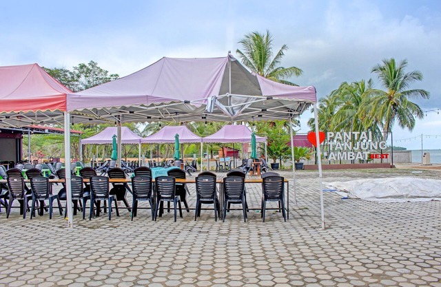 OYO 91643 Homestay Daniel 76NearTaman Hijau Karimun