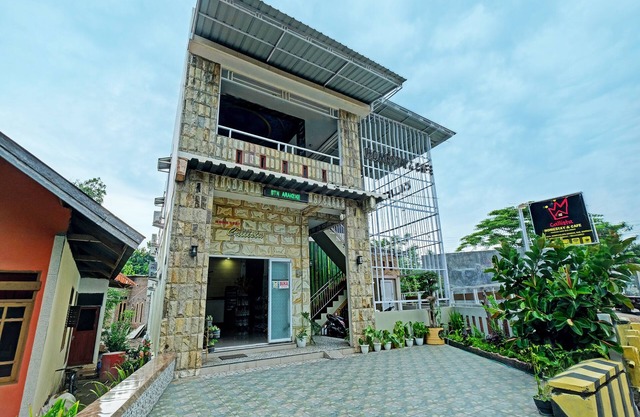 OYO 91857 Callista Homestay Near RSUD Prof. Dr. H. M. Anwar Makkatutu