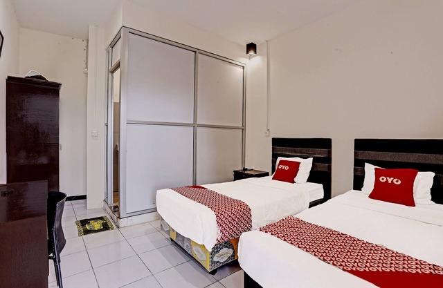OYO 91861 Pemuda Kemuning Guest House