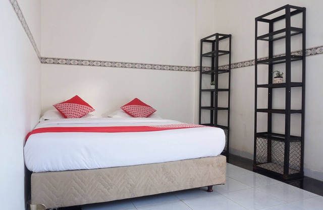 OYO 91900 Wisma Amrach