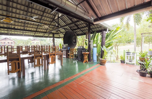 OYO 920 Saensukkho Hotel And Resorts