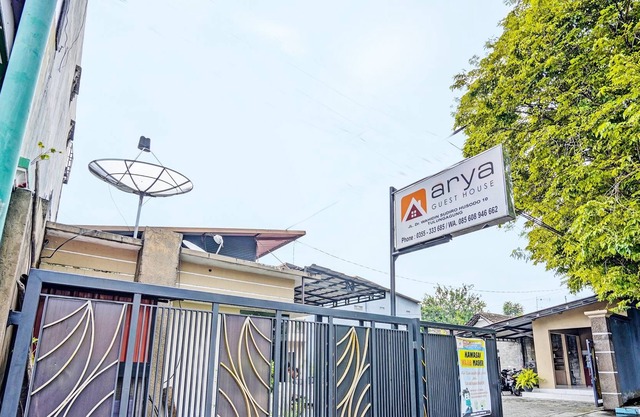OYO 92190 Arya Guest House