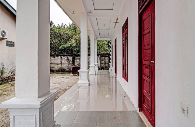 OYO 92199 Wisma Cendana Syariah Near PASAR FLAMBOYAN
