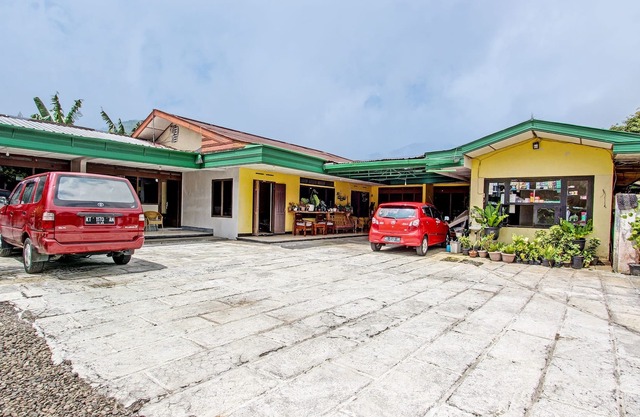 OYO 92534 Fajar Indah Guest House