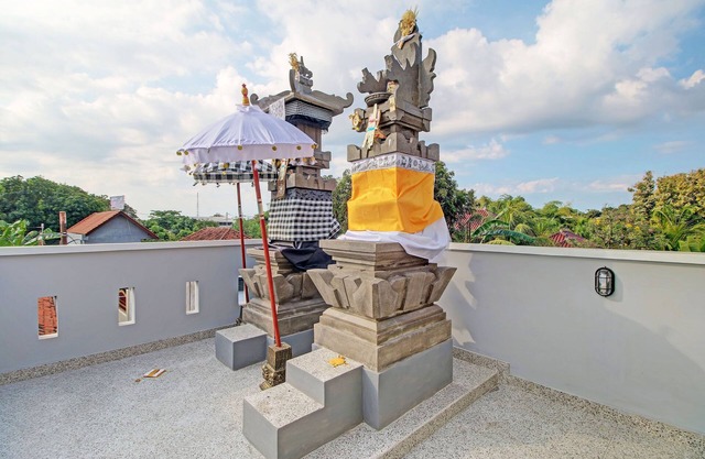 OYO 92952 Nirmala Guest House