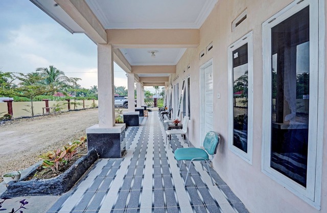 OYO 93033 Mutiara Homestay Syariah Near TPA/TPSA Nurul Yakin
