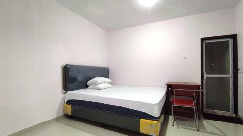 OYO 93175 Wisma Syariah Dian Near Pare-pare