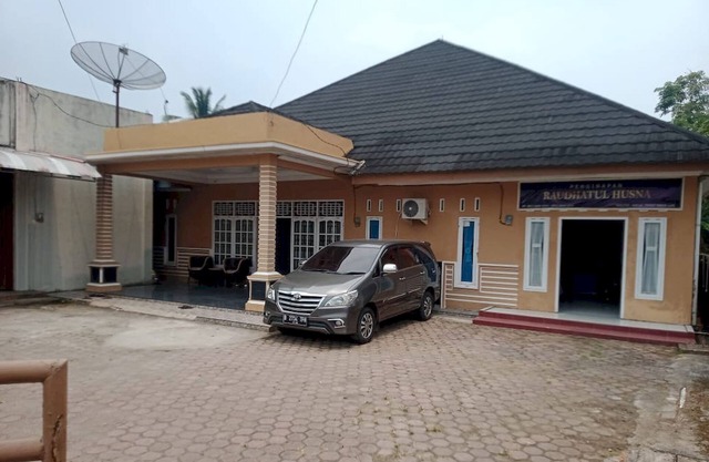 OYO 93292 Raudhatul Husna Homestay Syariah