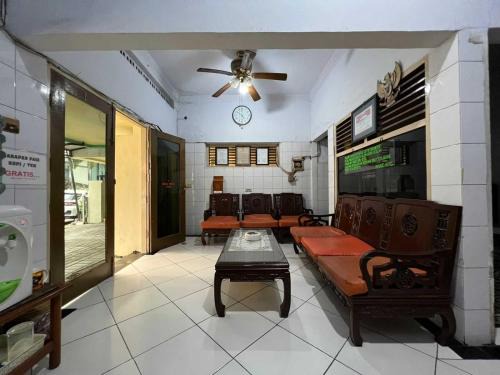 OYO 93296 Kost Gowa Near Gowa
