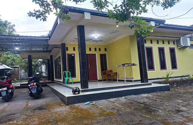 OYO 93408 Penginapan Annisya Near SMA Negeri 2 Mataram