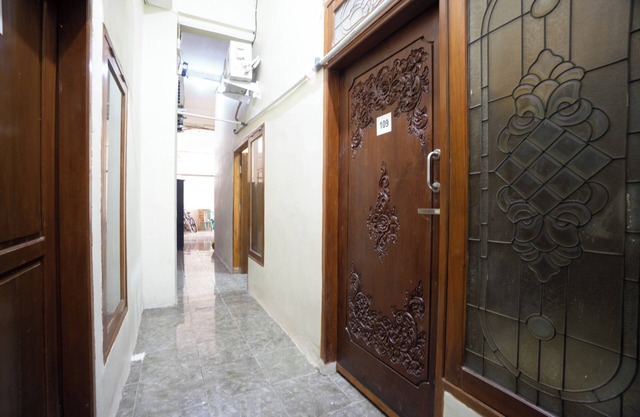 OYO 93987 Suropati 2 Guest House
