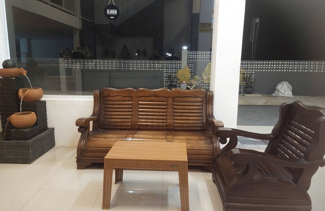 OYO 93990 Guest House Maria
