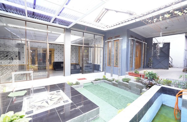 OYO 94030 Ar Guest House Syariah