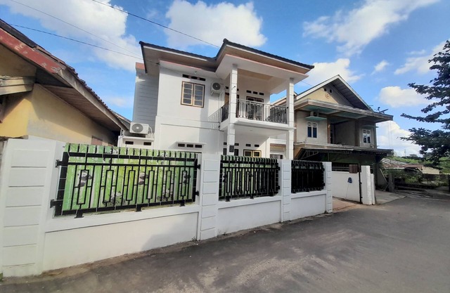 OYO 94075 Rafie Exclusive 2 Syariah