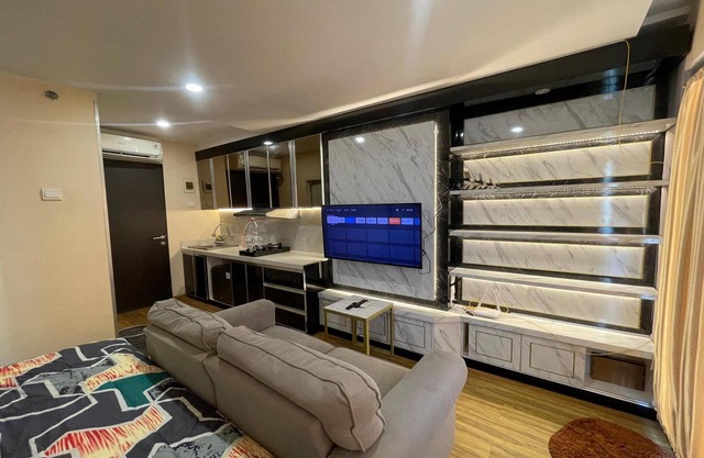 OYO 94221 Grand Asia Afrika Apartment By Qr Property