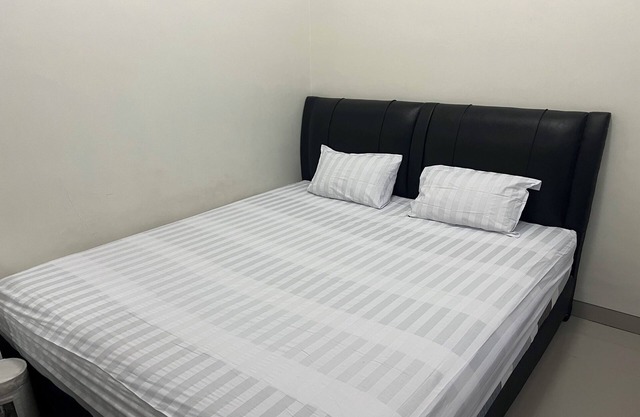 OYO 94222 Anda Kost 2 Near Lapangan Syech Yusuf Discovery