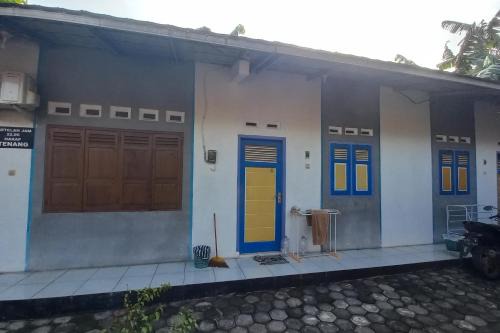 OYO 94672 Putri Kinasih