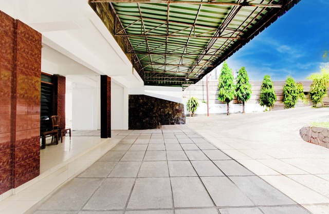 OYO 94703 Hotel Wisma Hasanah