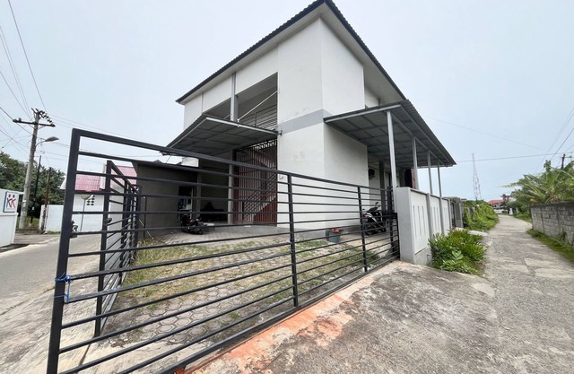 OYO 94779 Alif Guest House Syariah