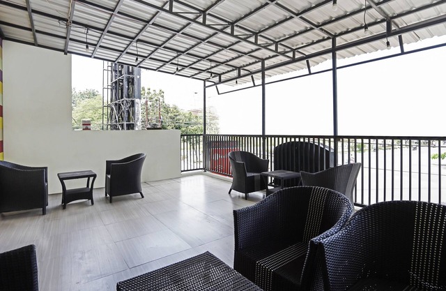 OYO D'lima Guest House Sub