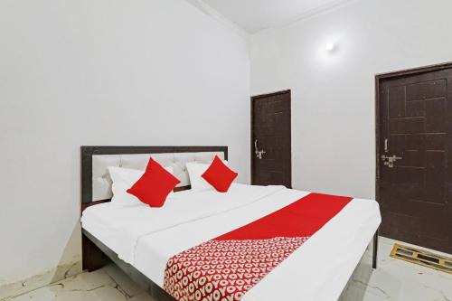 OYO Flagship 86539 Royal Inn