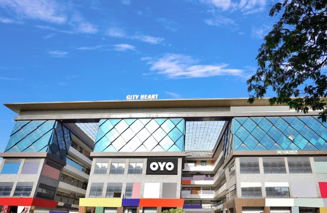 OYO Flagship 92781 Hotel Blue Star