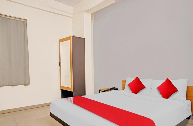 OYO Flagship Hotel Bluebird