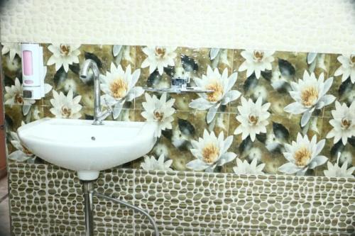 OYO Home Holiday Inn - Stay Home