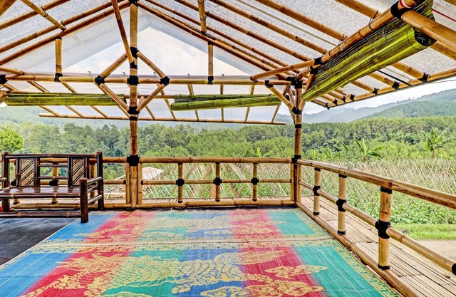 OYO Homes 90849 Cibeunying Homestay Cibodas Maribaya