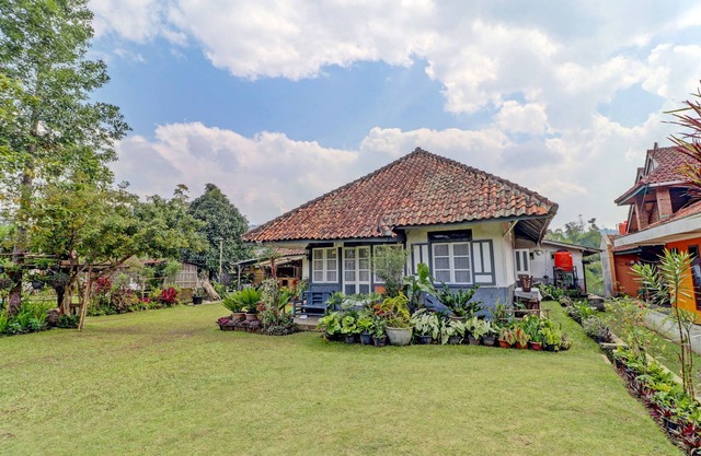 OYO Homes 90850 Cibeunying Eco Tourism Homestay Cibodas Maribaya 2