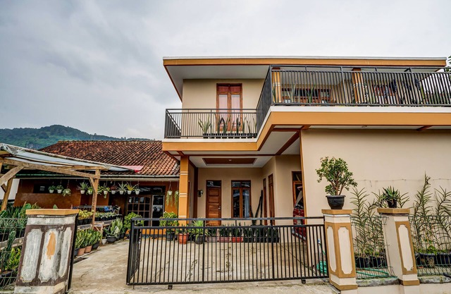 OYO Homes 91014 Eco Tourism Desa Cibodas Areng 2 Syariah