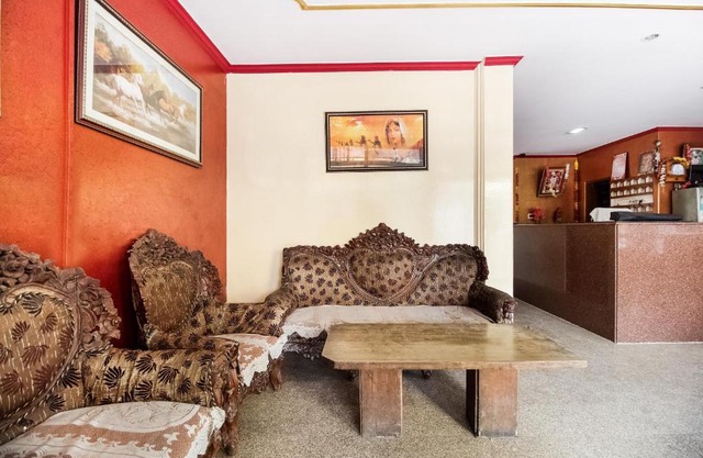OYO Hotel Apoorva Deluxe