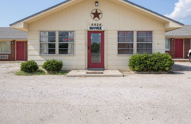 OYO Hotel Breckenridge TX Hubbard Creek Lake