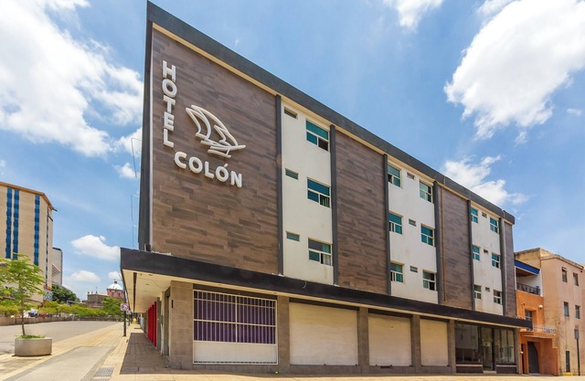 OYO Hotel Colón Express