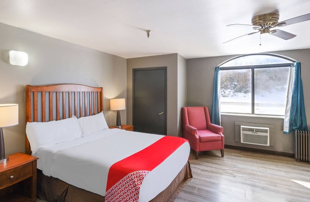 OYO Hotel Edmond - University of Central Oklahoma