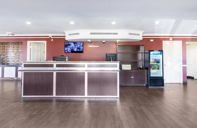 OYO Hotel Tulsa N Sheridan Rd & Airport