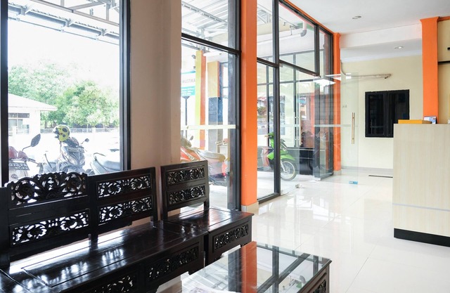 OYO Life 1149 Hotel Mustika