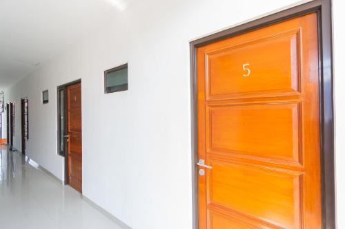 OYO Life 2351 Kost Ciper