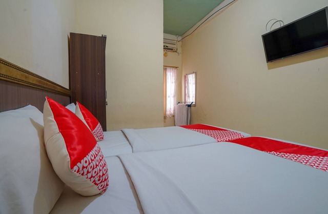 OYO Life 2502 Syariah Triantama Kost