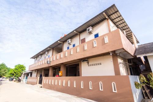 OYO Life 2583 Kost Anggun