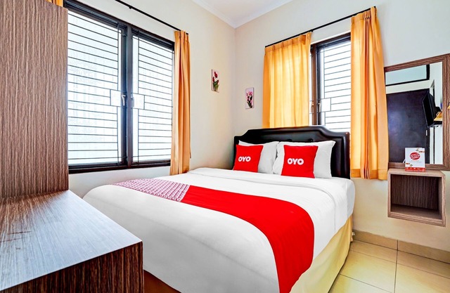 OYO Life 90211 I-sidji Inn