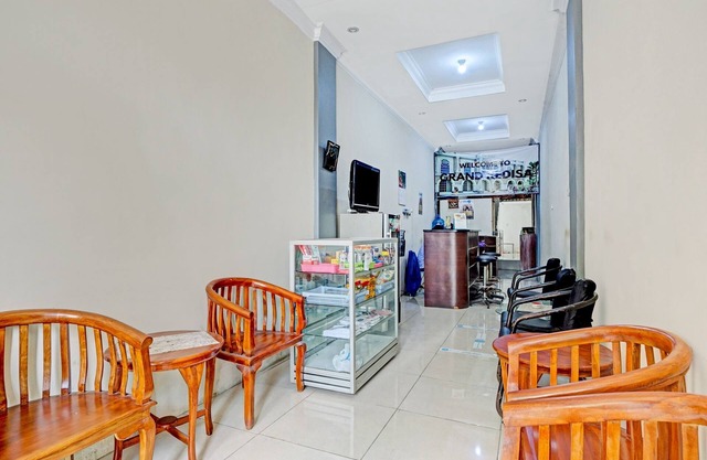 OYO Life 90544 Grand Redisa