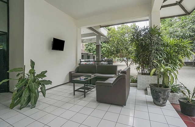 OYO Life 90589 Palem Garden Hotel