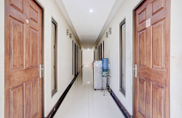 OYO Life 90606 Glass House Citraland Syariah
