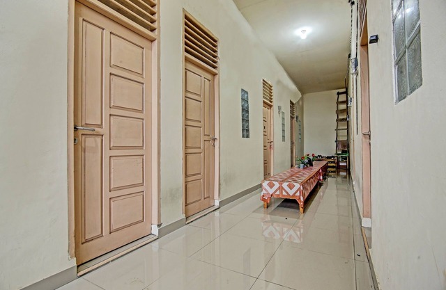 OYO Life 91268 Homestay Bu Erma Syariah