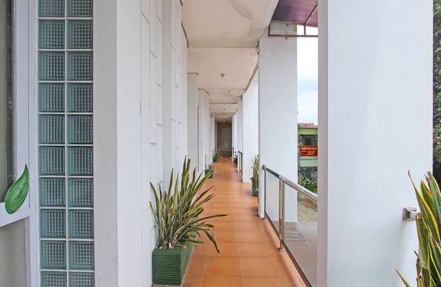 OYO Life 91957 Hotel Roda Mas 2