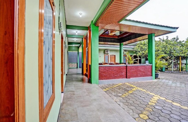 OYO Life 92043 Kost Barokah Syariah Madiun