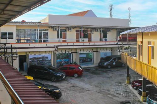 OYO Life 92593 Penginapan Sultan Haji 1